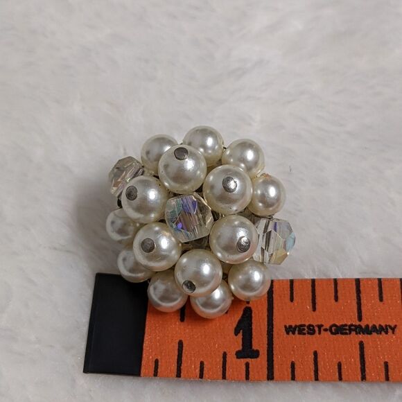 Vintage 1950's Faux Pearl w/ AB Crystal Accents Clip Earrings - Made in Japan - Picture 6 of 8
